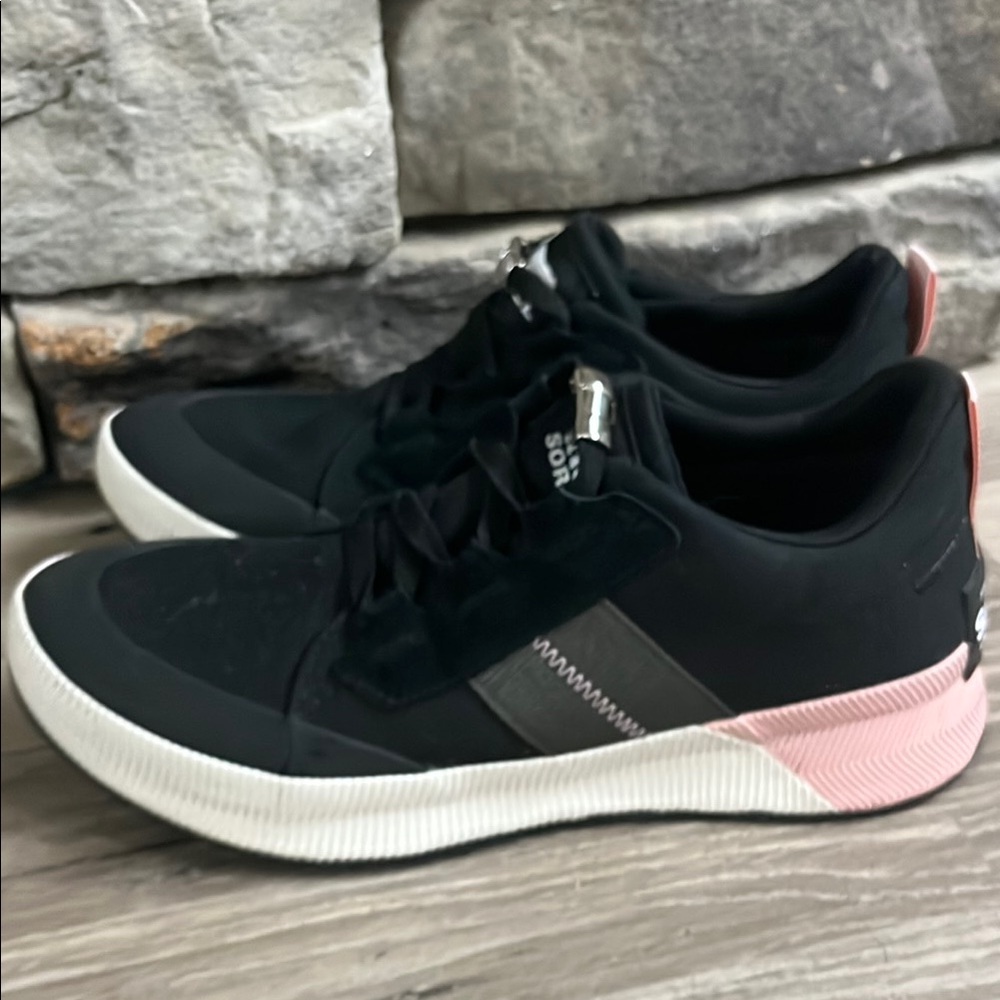 Sorel sneakers/9.5